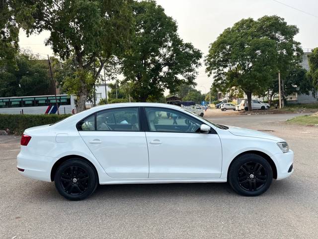 https://images10.gaadi.com/usedcar_image/84597D92-9E39-4A43-AF14-F0A7B254A3E6/original/d8f32c6b-60db-461a-88bd-5ab788c5165a.jpg?imwidth=6401