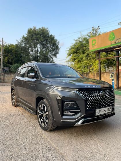 2024 MG Hector Plus Savvy Pro CVT 2023-2025