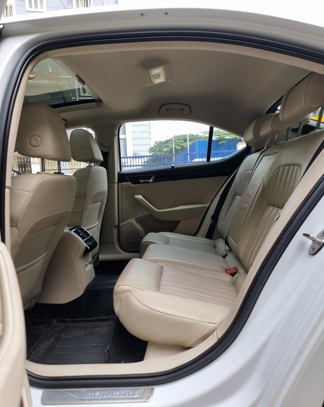 Second-hand 2021 Skoda Superb Laurin & klement BSVI for sale in Chennai-15