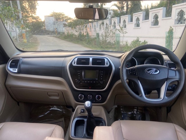 Second-hand 2017 Mahindra TUV 300 T8 for sale in Udaipur-3
