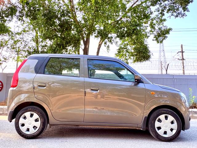 https://images10.gaadi.com/usedcar_image/8E7C6E82-32AC-43F8-B60C-2AC2B9923AA8/original/8655ba44-c868-45d9-ae15-28fdb8123056.jpg?imwidth=6401
