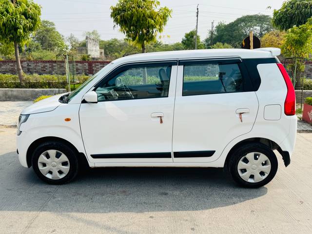 https://images10.gaadi.com/usedcar_image/93C8E6A2-68F5-4ECE-A36B-E5CB7C650AE1/original/3ecbf7d2-8360-4135-9b3f-fad9d0853e8a.jpg?imwidth=6402