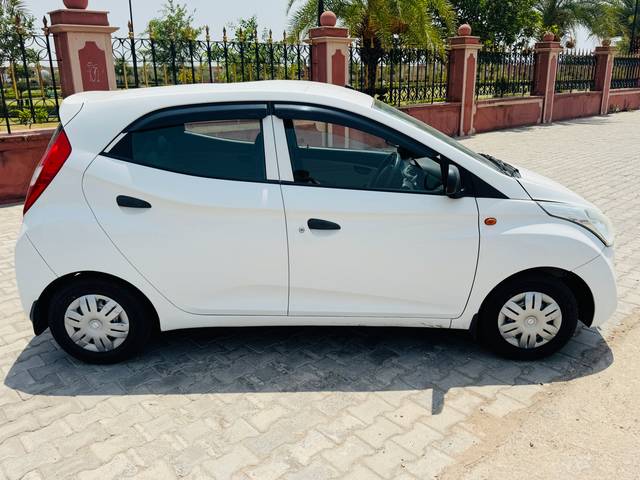 https://images10.gaadi.com/usedcar_image/93C8E6A2-68F5-4ECE-A36B-E5CB7C650AE1/original/de3b3b86-9f2c-4dad-bdd0-751ff432d022.jpg?imwidth=6401
