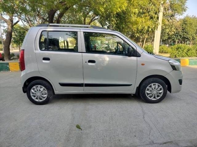 https://images10.gaadi.com/usedcar_image/9453BFE8-44B6-419E-9229-9522D6692224/original/16071a27-dabb-4152-a4f9-c78e2b7dd67f.jpg?imwidth=6401