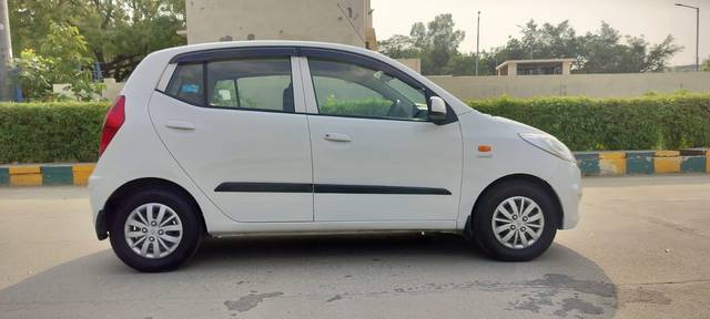https://images10.gaadi.com/usedcar_image/9453BFE8-44B6-419E-9229-9522D6692224/original/4a5337dc-a503-4b29-a0cf-dc9b1a66649c.jpg?imwidth=6401