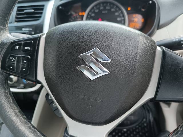 https://images10.gaadi.com/usedcar_image/9453BFE8-44B6-419E-9229-9522D6692224/original/ba64b447-4e06-4231-ad86-9baca7ebf900.jpg?imwidth=6400
