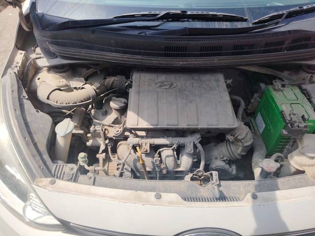 https://images10.gaadi.com/usedcar_image/9D855635-4E08-4597-94D8-1635107217E9/original/1d857423-c7f3-4701-b7a0-177b3395a632.jpg?imwidth=6402