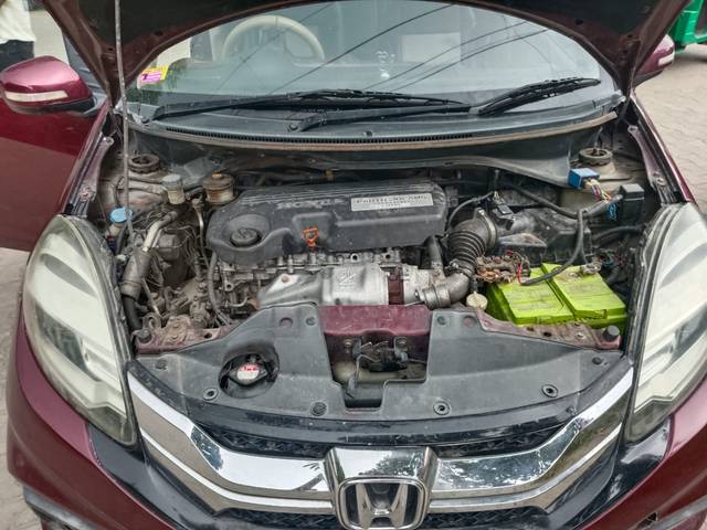 https://images10.gaadi.com/usedcar_image/9D855635-4E08-4597-94D8-1635107217E9/original/2bb92b7a-04df-40ed-8392-97084e973ab9.jpg?imwidth=6402