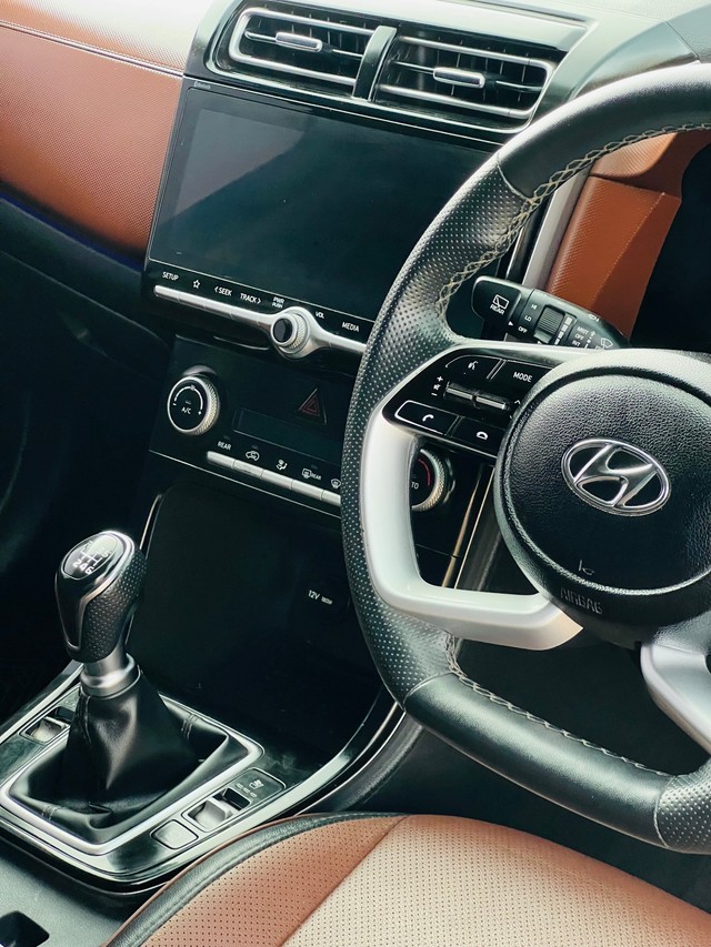 Second-hand 2022 Hyundai Alcazar Signature Diesel BSVI for sale in Ahmedabad-11