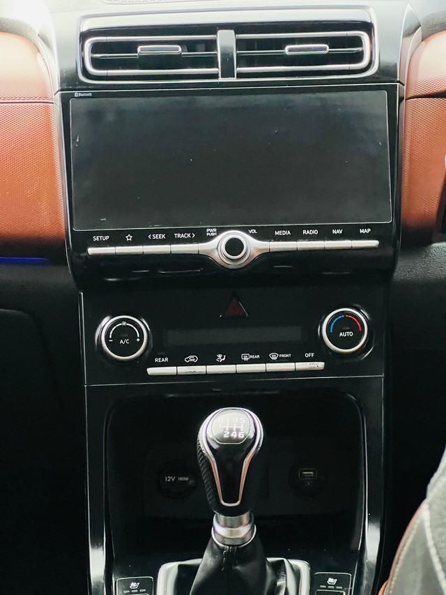 Second-hand 2022 Hyundai Alcazar Signature Diesel BSVI for sale in Ahmedabad-13