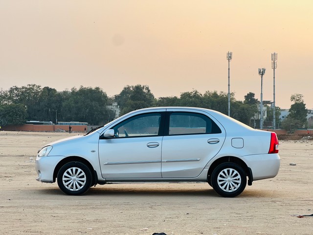 Second-hand 2012 Toyota Etios GD for sale in Ahmedabad-3