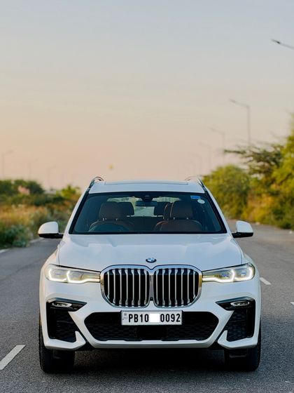 2021 बीएमडब्ल्यू एक्स7 xDrive 40i M Sport