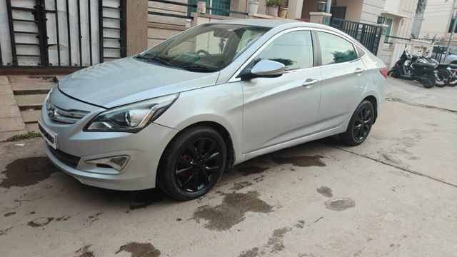 Hyundai Verna 1.6 CRDi एस रेनफोर्स्ड ऑप्शन Second-hand 2015 Hyundai Verna 1.6 CRDi एस रेनफोर्स्ड ऑप्शन for sale in Hyderabad
