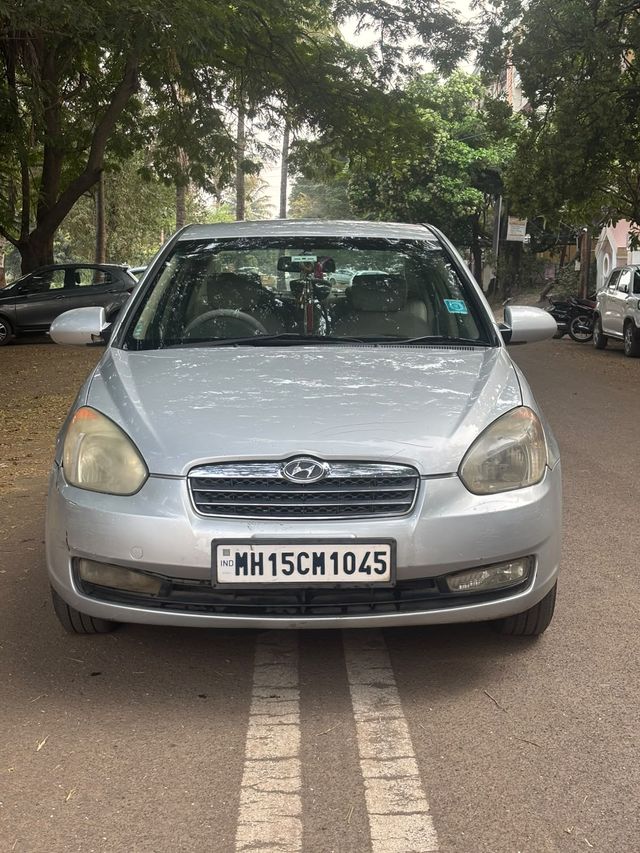 Hyundai Verna CRDi एसएक्स AT Second-hand 2009 Hyundai Verna CRDi एसएक्स AT for sale in Nashik