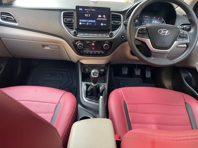 Second-hand 2023 Hyundai Verna SX Diesel for sale in Bangalore-12