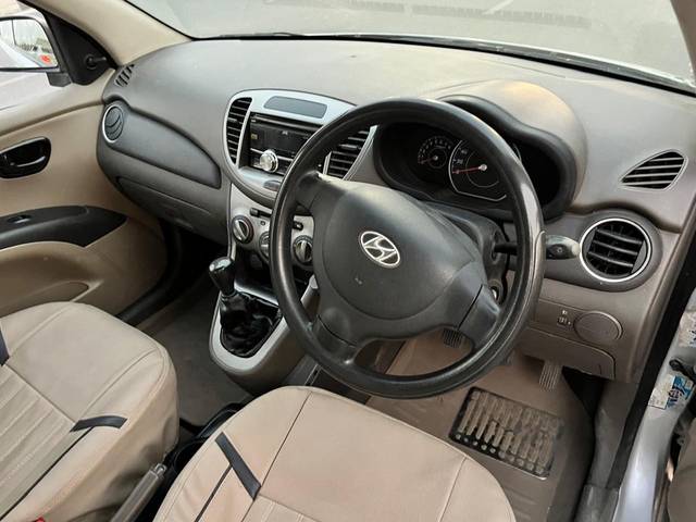 https://images10.gaadi.com/usedcar_image/A5CA7F43-57DC-4339-9355-C1554FB0C8D0/original/baf958e9-9a2e-4e67-a057-9d98f75dbc2e.jpg?imwidth=6402