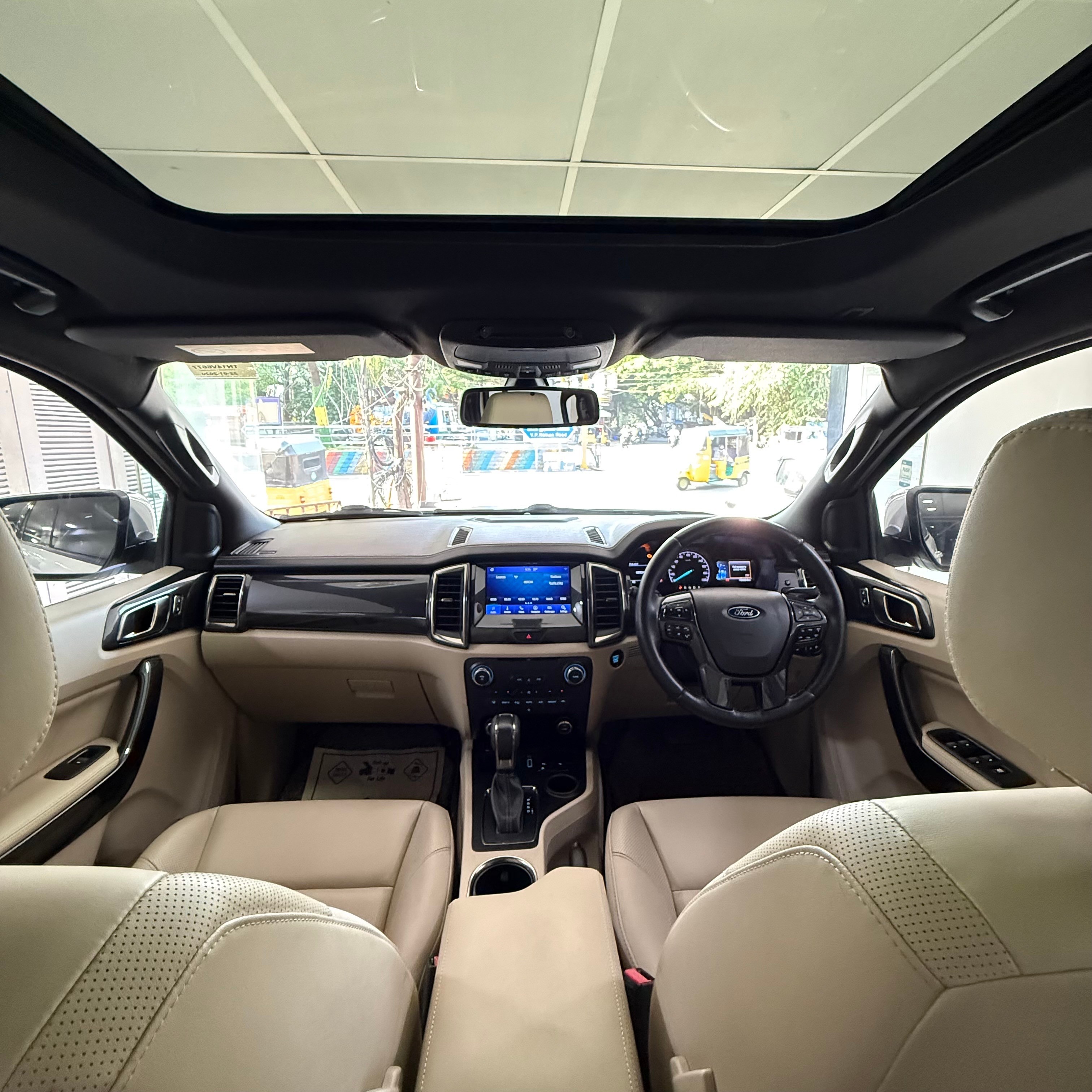 Buy Used Ford Endeavour Titanium Plus 4X2 of 2019 model @ 25,50,000 INR ...