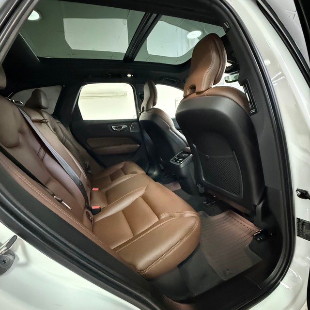 Second-hand 2023 Volvo XC60 B5 Ultimate BSVI for sale in Chennai-12