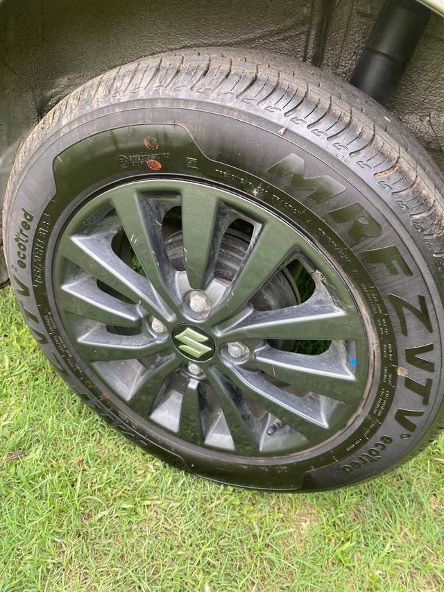 https://images10.gaadi.com/usedcar_image/A8E7EDBF-D510-4D91-A0CA-9B330280EEC3/original/d77eb451-bc2c-45e3-93c8-bffe2e698798.jpg?imwidth=6400