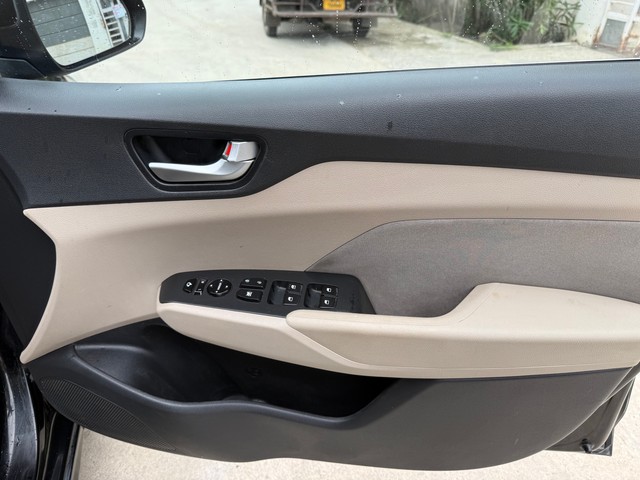 Hyundai Verna CRDi 1.6 SX Second-hand 2018 Hyundai Verna CRDi 1.6 SX for sale in Hyderabad-13