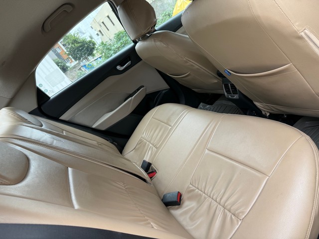 Hyundai Verna CRDi 1.6 SX Second-hand 2018 Hyundai Verna CRDi 1.6 SX for sale in Hyderabad-8