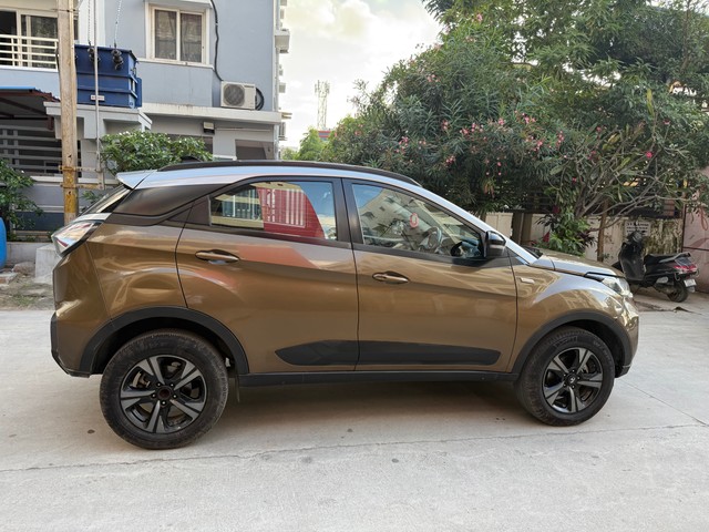 Tata Nexon EV XZ Plus LUX - Photo 9