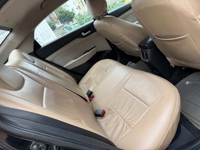 Hyundai Verna CRDi 1.6 SX Second-hand 2018 Hyundai Verna CRDi 1.6 SX for sale in Hyderabad-10
