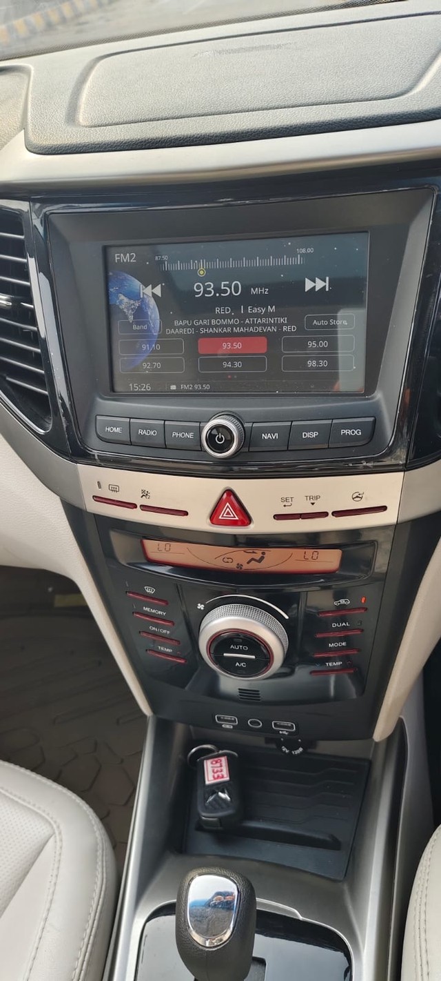 Second-hand 2022 Mahindra XUV300 W8 Diesel Sunroof BSVI for sale in Hyderabad-16