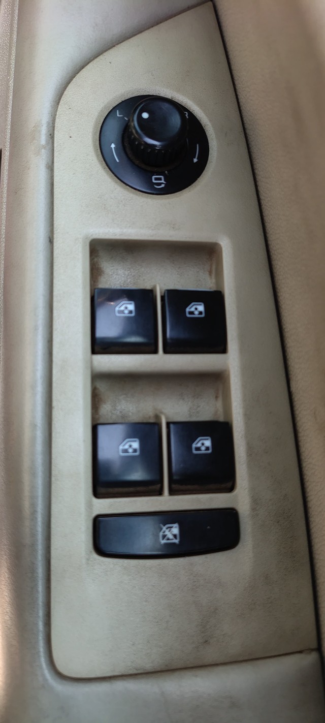 Volkswagen Vento Petrol Highline Second-hand 2014 Volkswagen Vento Petrol Highline for sale in Hyderabad-12