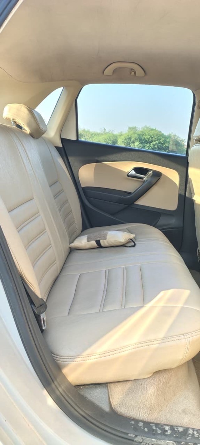 Volkswagen Polo Exquisite 1.5 TDI Highline Second-hand 2015 Volkswagen Polo Exquisite 1.5 TDI Highline for sale in Hyderabad-6