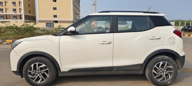 Second-hand 2022 Mahindra XUV300 W8 Diesel Sunroof BSVI for sale in Hyderabad-3