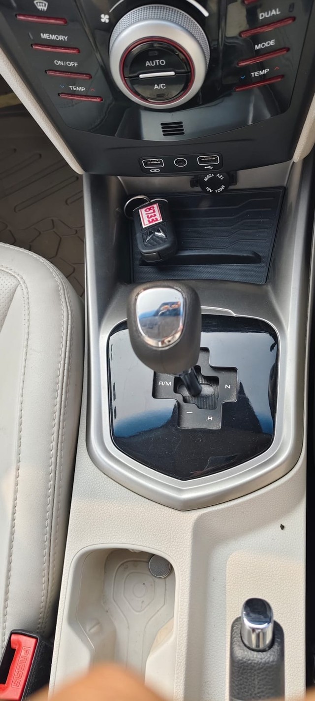 Second-hand 2022 Mahindra XUV300 W8 Diesel Sunroof BSVI for sale in Hyderabad-13