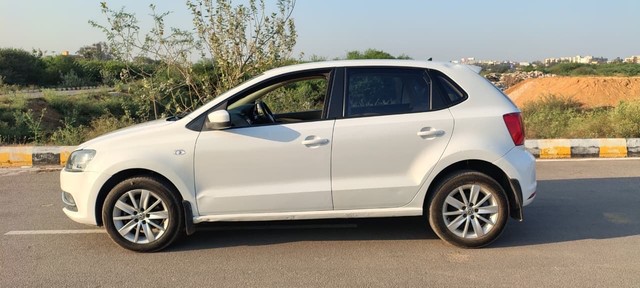 Volkswagen Polo Exquisite 1.5 TDI Highline Second-hand 2015 Volkswagen Polo Exquisite 1.5 TDI Highline for sale in Hyderabad-3
