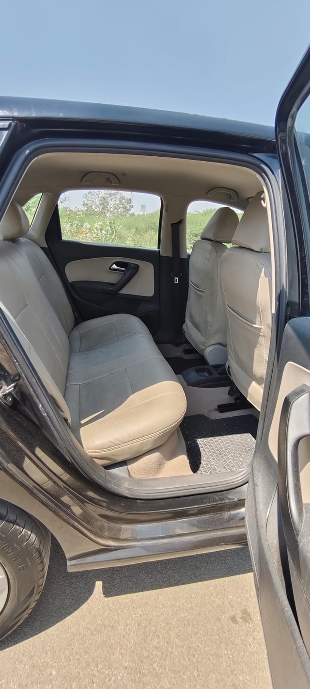 Volkswagen Polo IPL II 1.2 Diesel Highline Second-hand 2014 Volkswagen Polo IPL II 1.2 Diesel Highline for sale in Hyderabad-7