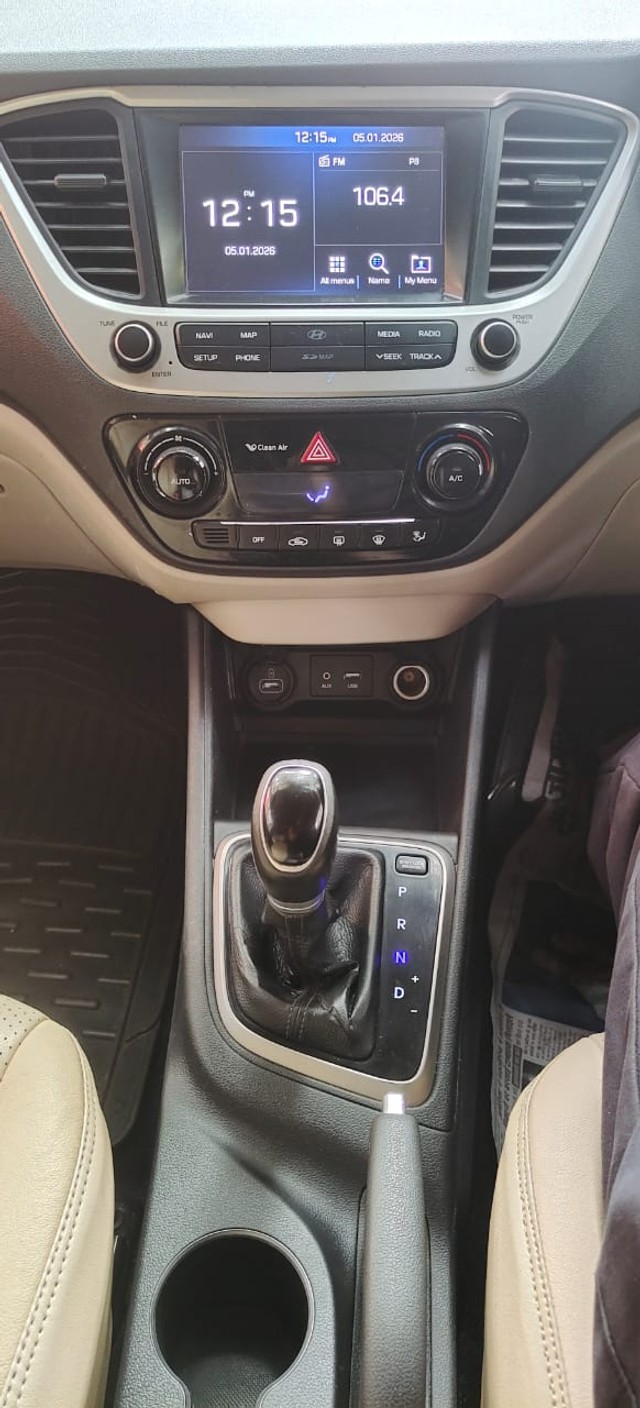 Second-hand 2018 Hyundai Verna CRDi 1.6 AT SX for sale in New Delhi-16