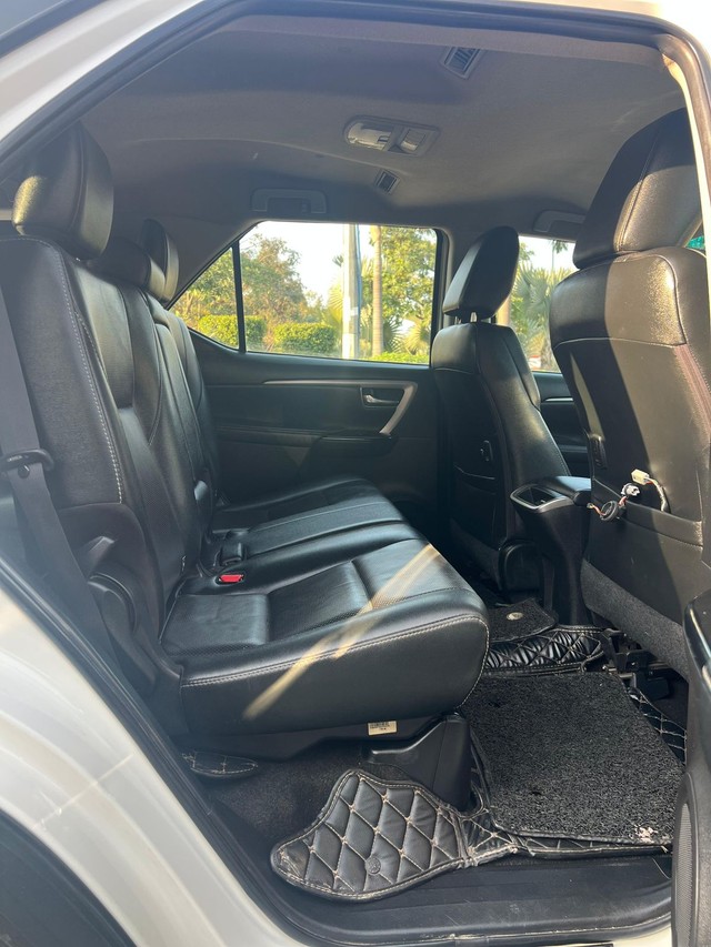 Second-hand 2021 Toyota Fortuner 2.8 2WD AT for sale in New Delhi-6