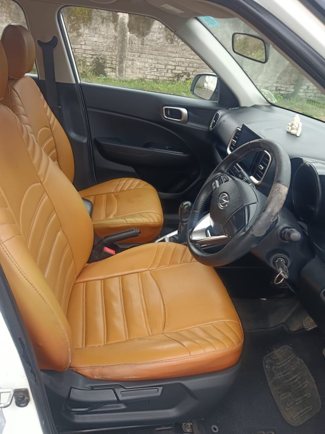 Second-hand 2020 Hyundai Venue S Plus for sale in Surat-9