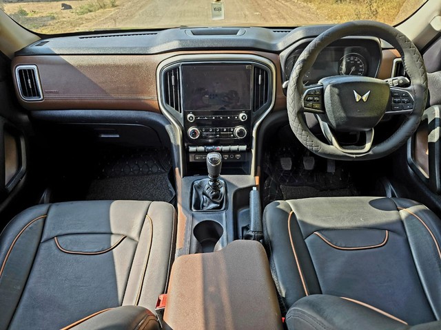 Second-hand 2023 Mahindra Scorpio S for sale in Nashik-4