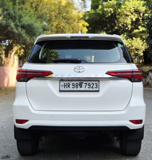 Second-hand 2025 Toyota Fortuner 4X2 Diesel AT for sale in New Delhi-1