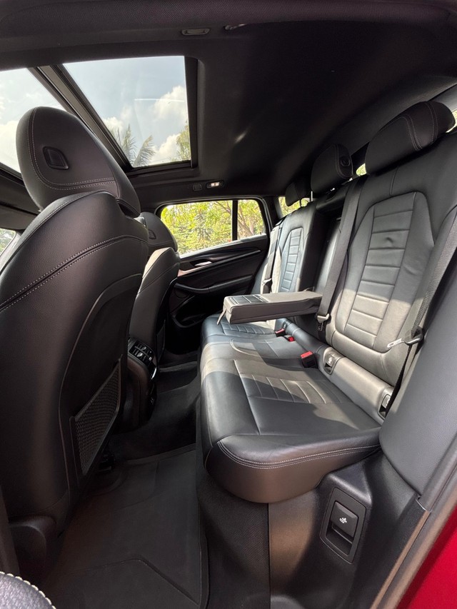 Second-hand 2021 BMW X4 M Sport X xDrive30d for sale in Bangalore-16