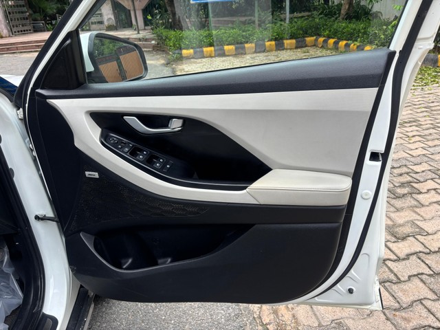 Second-hand 2021 Hyundai Creta SX Diesel AT BSVI for sale in New Delhi-6