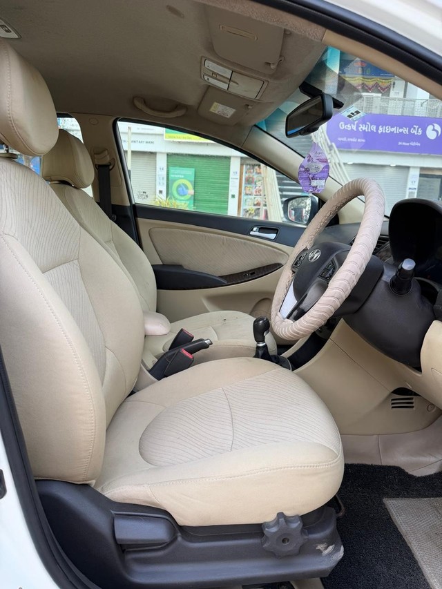 Second-hand 2015 Hyundai Verna 1.6 CRDI for sale in Rajkot-11