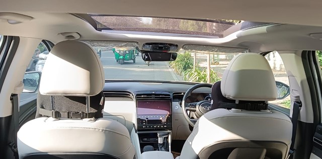 Second-hand 2025 Hyundai Tucson Signature Diesel AT for sale in Bangalore-4