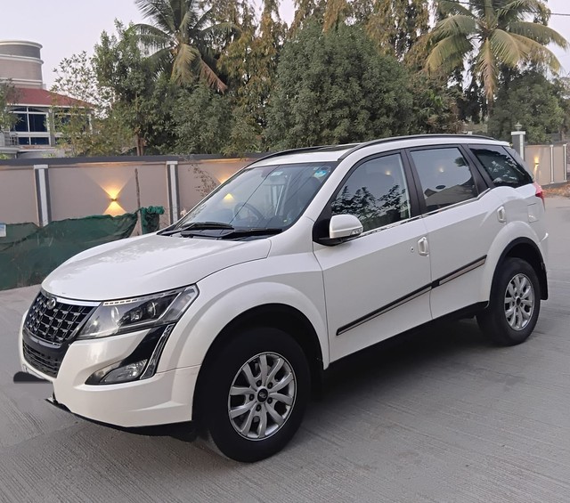Second-hand 2018 Mahindra XUV500 W9 2WD for sale in Indore-9