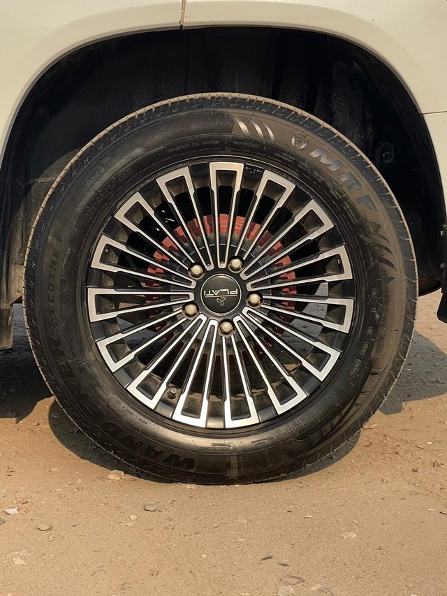 Second-hand 2024 Maruti Brezza Zxi for sale in New Delhi-8