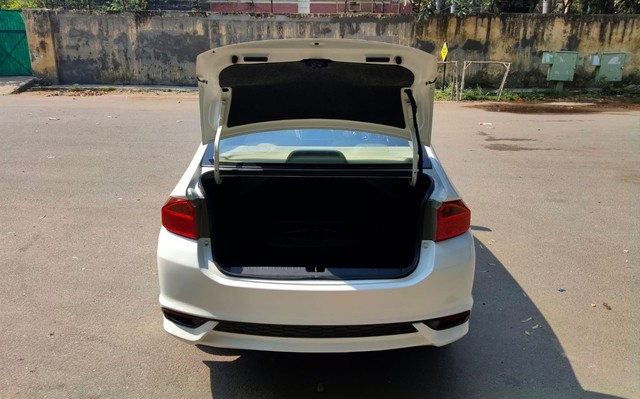 Honda City i VTEC V Second-hand 2017 Honda City i VTEC V for sale in New Delhi-9