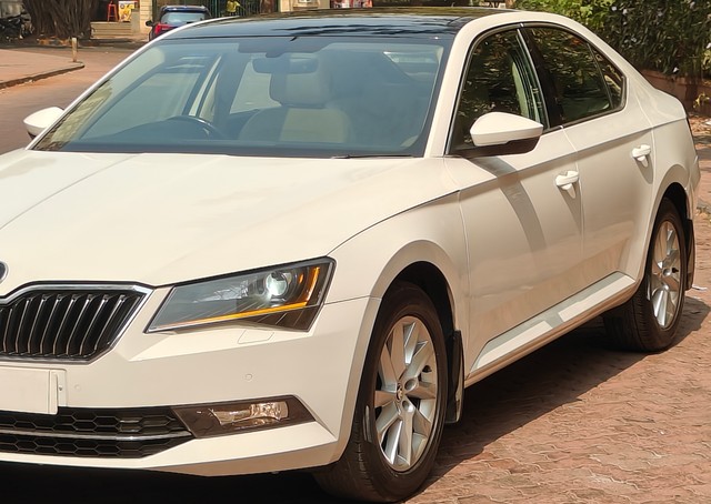 Second-hand 2017 Skoda Superb LK 1.8 TSI AT for sale in Thane-12