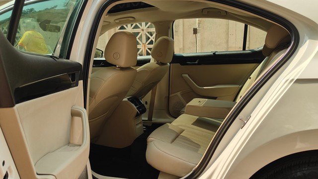 Second-hand 2017 Skoda Superb LK 1.8 TSI AT for sale in Thane-21