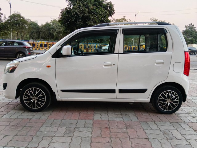 Second-hand 2016 Maruti Wagon R LXI BS IV for sale in Rajkot-2