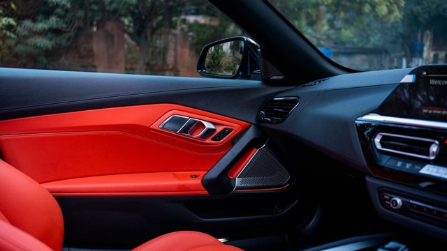 Second-hand 2025 BMW Z4 M40i for sale in New Delhi-9